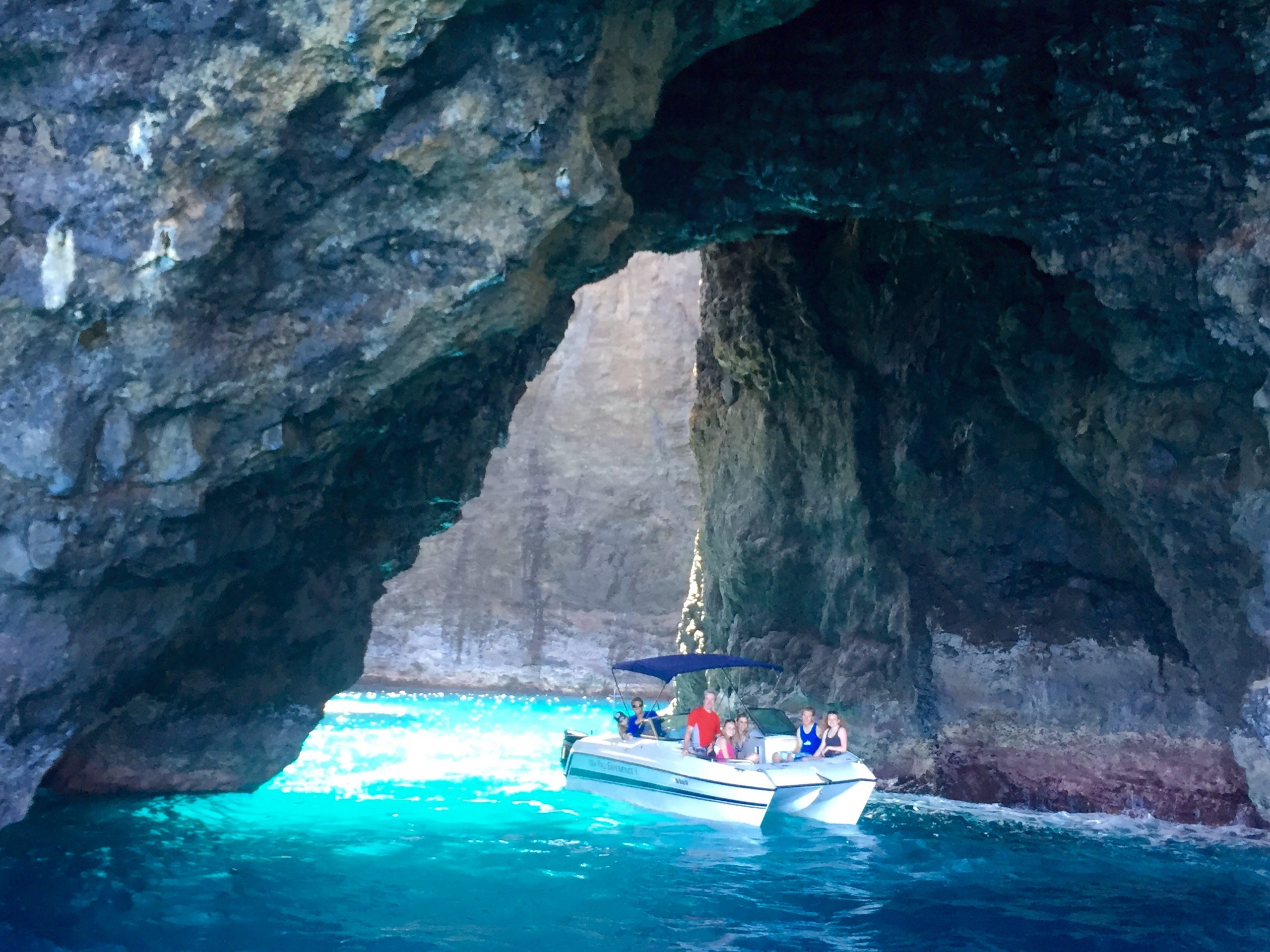 Private Na Pali Sea Cave Boat Tours